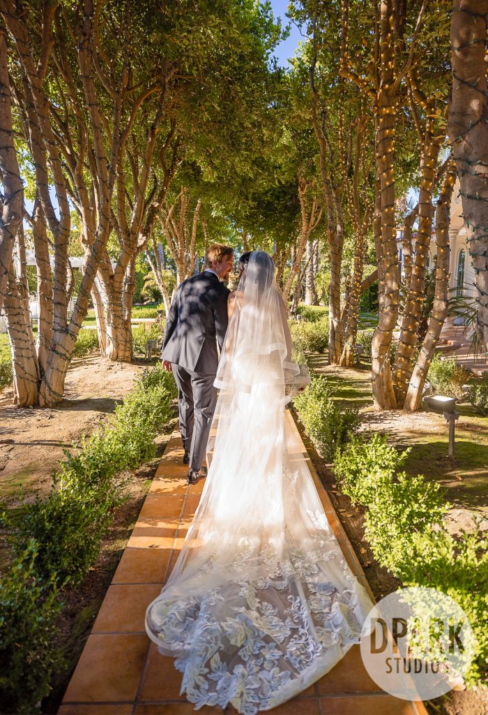 intimate-wedding-romantic-photo